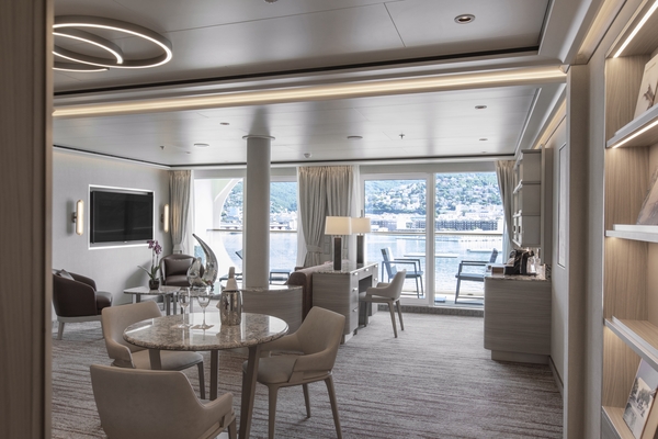 Silversea Silver Nova - Grand Suite 4, ©Silversea Cruises Ltd.jpg